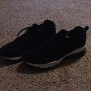 Air sports world women’s sneakers/ black